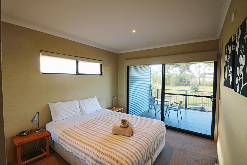 Saltwater Apartments Eden Bagian luar foto